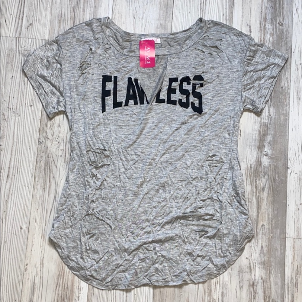 💜Flawless distressed tee
